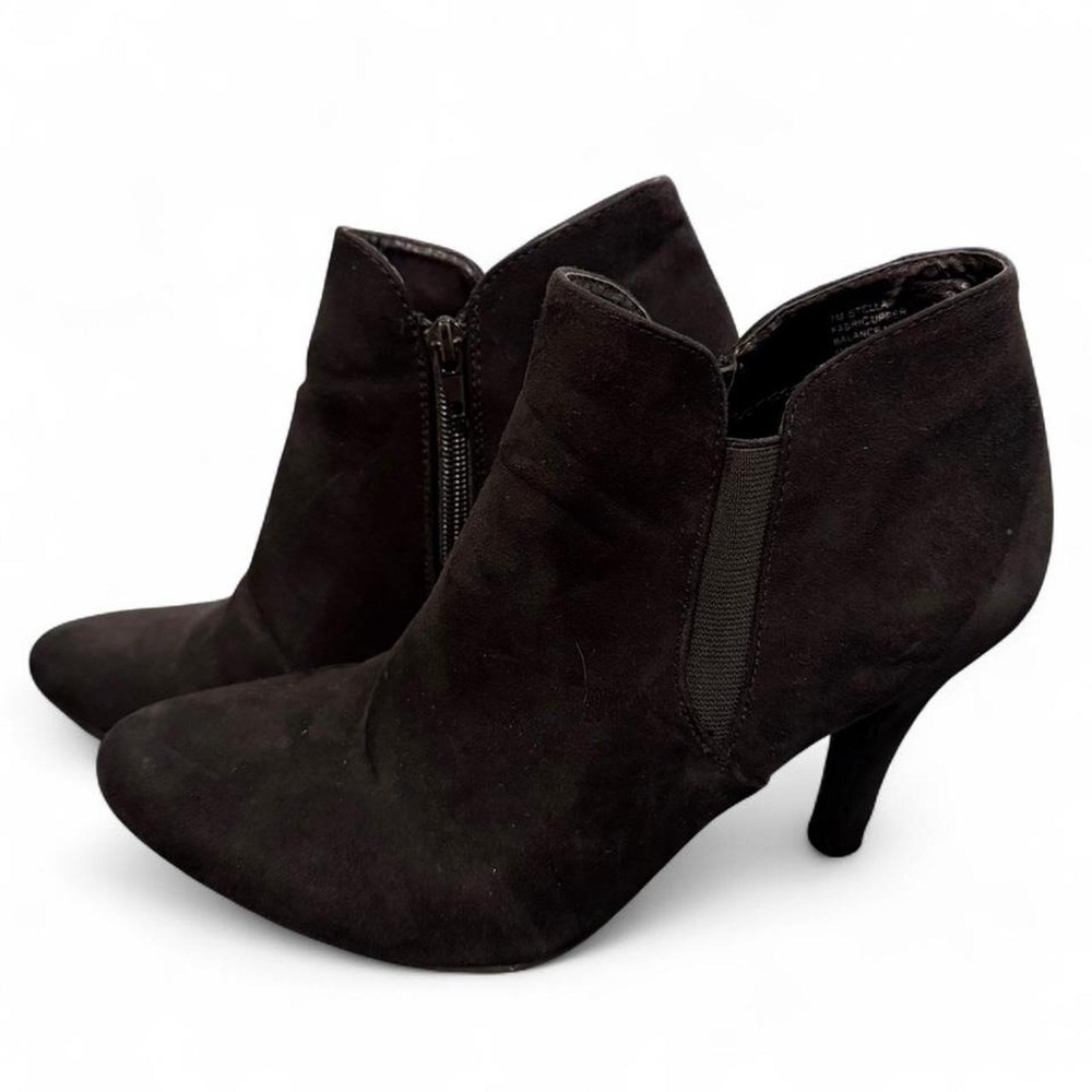 Madela Womens Black Suede Pointed Toe Ankle Bootie Heels Size 7M